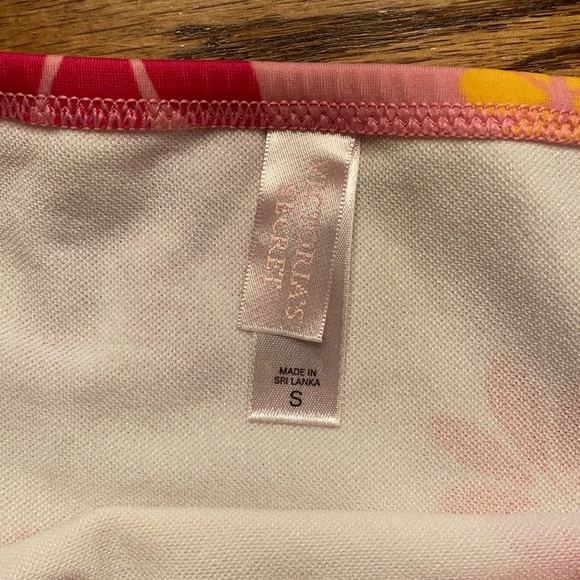 EUC Victoria’s Secret bikini. Size S. - Picture 6 of 9